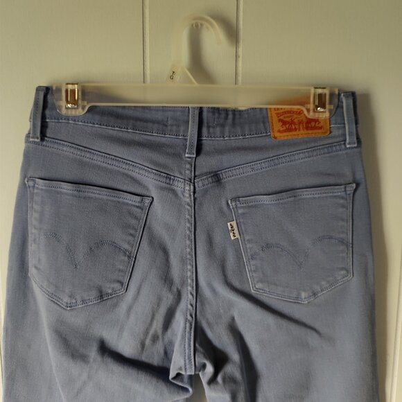 Levi's Midrise Light Blue Skinny Jeans - Picture 8 of 9